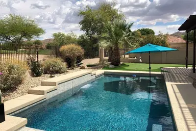 Image de Phoenix Golf Course Resort avec piscine et bain Ă remous