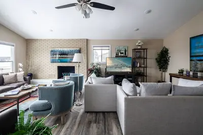 Image de Spacieux Duplex Bozeman 5br \/ 4ba - Vue sur la montagne