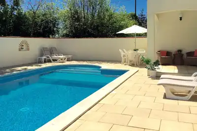 Image de Belle villa avec piscine privée chauffée