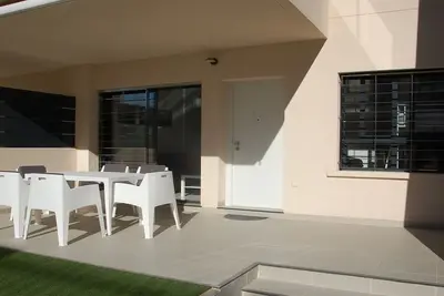 Image de Appartement moderne à 200 m de la mer avec terrasse plein sud et piscine