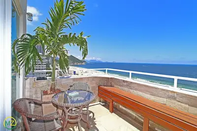 Image de Incroyable penthouse face à l'océan avec terrasse à Copacabana!