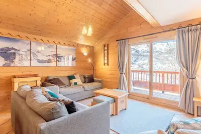 Image de Chalet 3 chambres avec spa et piscine, pied des pistes