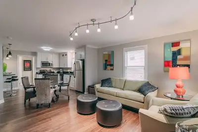 Image de Meilleur emplacement à East Nash! Très proche du stade Nissan et du centre-ville!