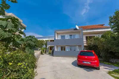 Image de Appartement de vacances avec de l'air, la télévision par satellite, Internet et Grill
