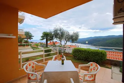 Image de Appartement de vacances avec terrasse donnant sur la mer