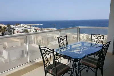 Image de Appartement neuf et charmant avec vue sur la mer Ă Qawra