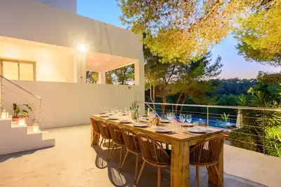 Image de Luxueuse villa avec vue sur la mer, à 15 min de Cala Jondal\/Blue Marlin\/Es Torrent. Salinas à 20 min