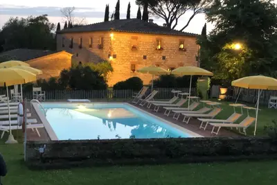 Image de Villa près de Sienne avec climatisation et piscine chauffée