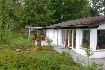 Image de Belle maison de vacances indépendante avec un emplacement ensoleillé et une vue panoramique