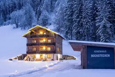 Image de Maison de vacances confortable et récemment rénovée dans un endroit calme