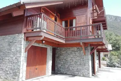 Image de Chalet plein sud, 8\/9 personnes à 5' des pistes et de toutes les commodités