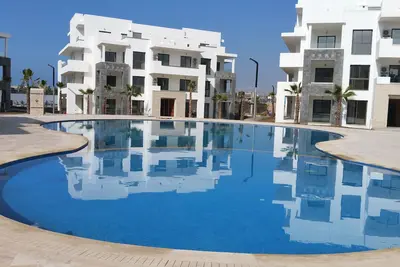 Image de Appartement de luxe dans résidence avec jardin et deux piscine