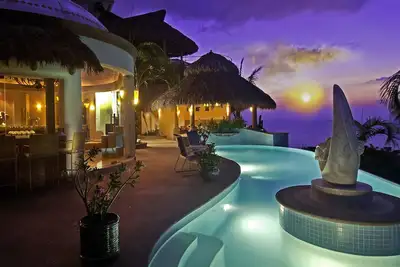 Image de Villa De Luxe 8750 Sq Ft 5 Chambres 7 Bain Avec Emplacement Premier Pour La Plage Et La Ville