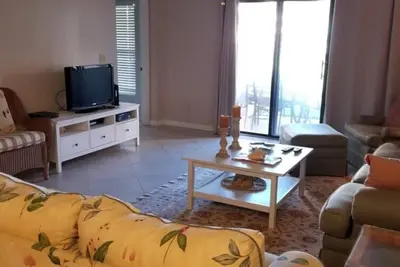 Image de Sea Place 13137- Rez-de-chaussée - Vue sur l'océan et la piscine