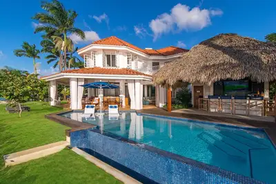 Image de Belle villa en bord de mer dans une communauté fermée, piscine privée \/ Bar, entièrement équipée