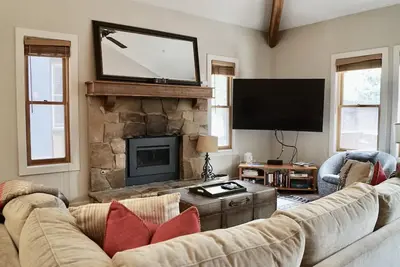 Image de Juste Liste! Confort ultime de Park City: bain à remous privé, véritable feu de bois.