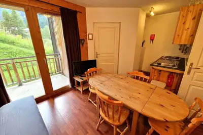 Image de Appartement 2 pièces + cabine, 6 personnes, bien situé à 30m du télécabine - Rue du Cheval Blanc, Modane