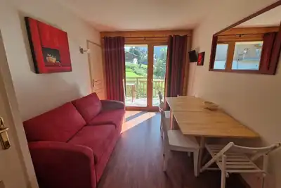 Image de Appart 2 pièces, 4 pers, proche télécabine et commerces, balcon au sud, casier à skis