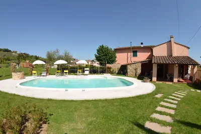 Maison de vacances privée avec piscine privée, climatisation, Wifi, véranda, près de Lucques