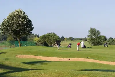 Image de Jolie Villa au calme, avec piscine privée | sur le Terrain de Golf