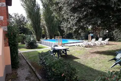 Maison de vacances privée avec Wifi, piscine privée, Tv, véranda, parking, près de Lucques
