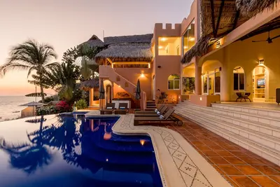 Image de Luxueux Oceanfront Villa - Étapes de Manzanillo Beach - Best View à Puerto