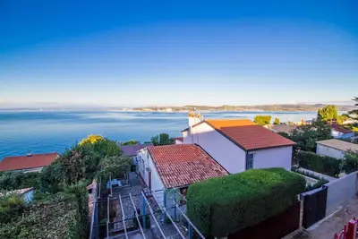 Image de Crveni Vrh maison avec appartement