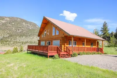 Spacieux Log Home 15 min au nord de Yellowstone Park. 12 personnes, enveloppez-vous sur le pont!