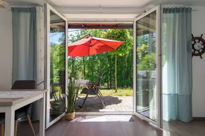 Image de Appartement confortable en bord de mer avec terrasse et sauna