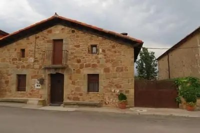 Image de La maison en pierre du village pour 10 personnes