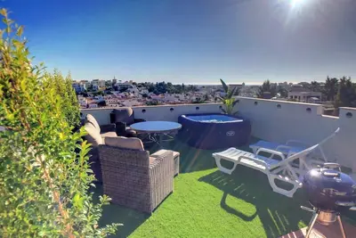 Image de Appartement de 2 chambres Ă Ferragudo, terrasse sur le toit avec bain Ă remous et vue
