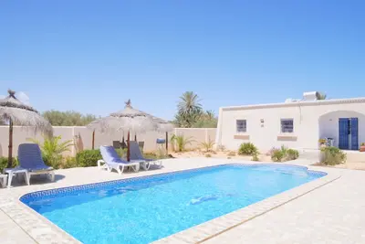 Image de Détendez-vous dans le confort de Dar Elyas : notre villa avec piscine à Djerba!