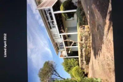 Image de maison à louer avec vue mer et un joli jardin au calme