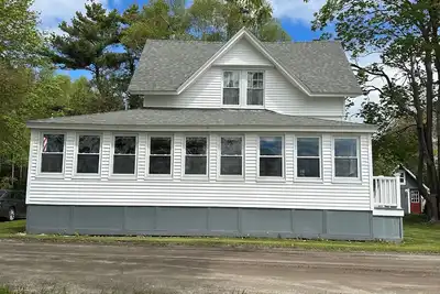 maison de bord de mer avec vue sur deux phares qui est proche de Popham Beach