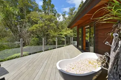 Image de Northland's Romantic Wilderness Retreat avec Wi Fi