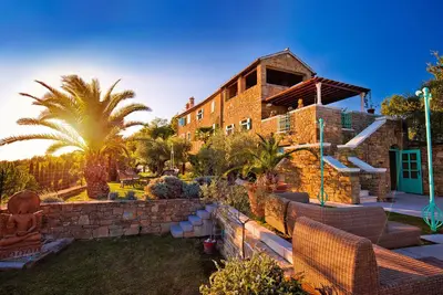 Villa de luxe * Piscine privée * Bien-être et spa * Famille et enfants * Bio * Sports
