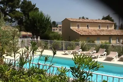 Image de Mazet 3p, sur terrasse jardin, confort pour 6. Linge fourni, Tv Wifi, 2piscines