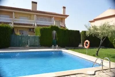 Image de Maison Avec Barbecue, Internet, Wifi, Jardin, Climatisation Et Piscine Comunit