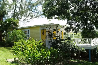 Image de Gingerbread Cottage 2 lit avec piscine, vue sur la mer, rue Holetown James