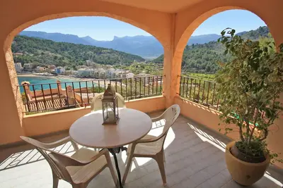 Image de Superbe vue mer! Grand appartement de plage pour les familles Ă Port de Soller