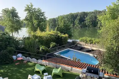 Image de Un Petit Coin De Paradis Au Bord Du Lac