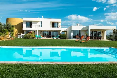 Image de Maison \/ Villa \/ Chalet - Olhão