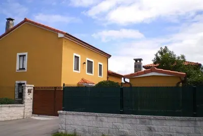 Image de Maison avec 5 chambres, jardin, barbecue, Wifi, salle de jeux, 1. 5 km de la plage
