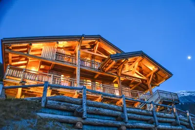 Image de Grand chalet de Luxe, jacuzzi, sauna, vues imprenables, grande terrasse au sud