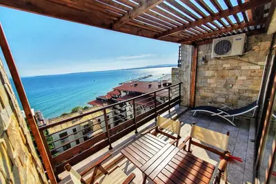 Image de Penthouse de luxe avec vue panoramique sur la mer