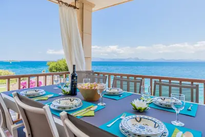 Image de Grande Villa Face À La Mer Et Vues Spectaculaires Sur La Baie