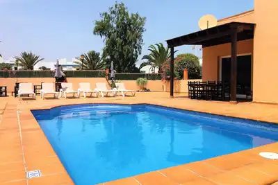Image de Grande villa avec piscine privée et emplacement fantastique à Corralejo