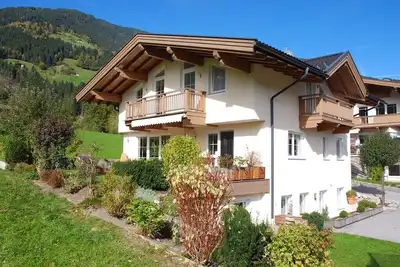 Image de 55m² grand appartement avec terrasse et jardin et une entrée séparée