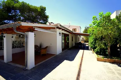 Image de Maison de vacances en bord de mer à Puerto de Alcúdia et mobilier très moderne