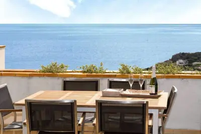 Image de 1km de la plage, magnifque vue mer, piscine, parking et Wifi